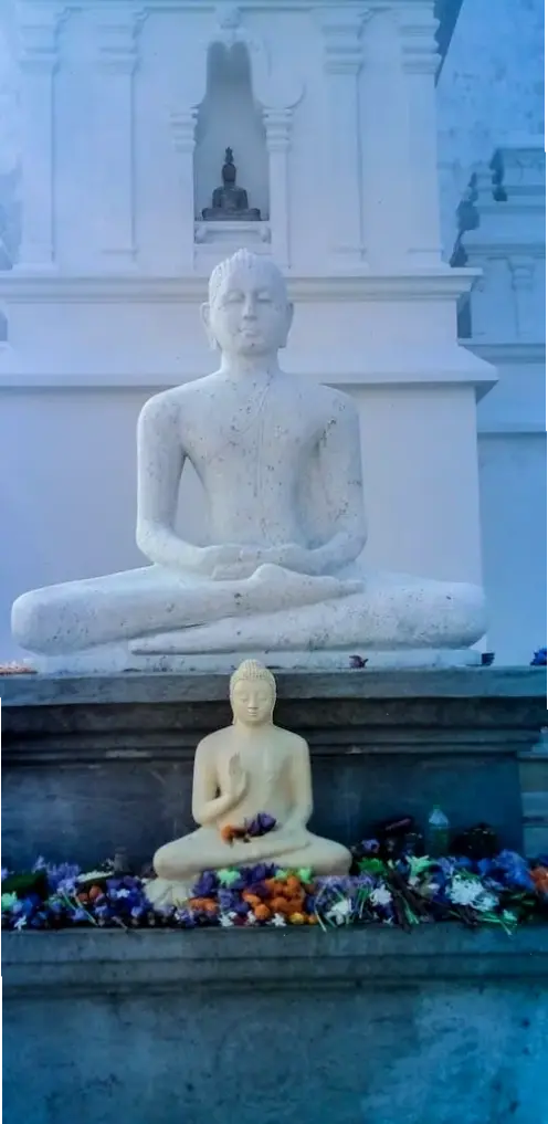 Ảnh chùa Phật Sri Lanka: Nơi linh thiêng gặp vẻ đẹp, mời gọi bạn chiêm ngưỡng và suy ngẫm sâu sắc.