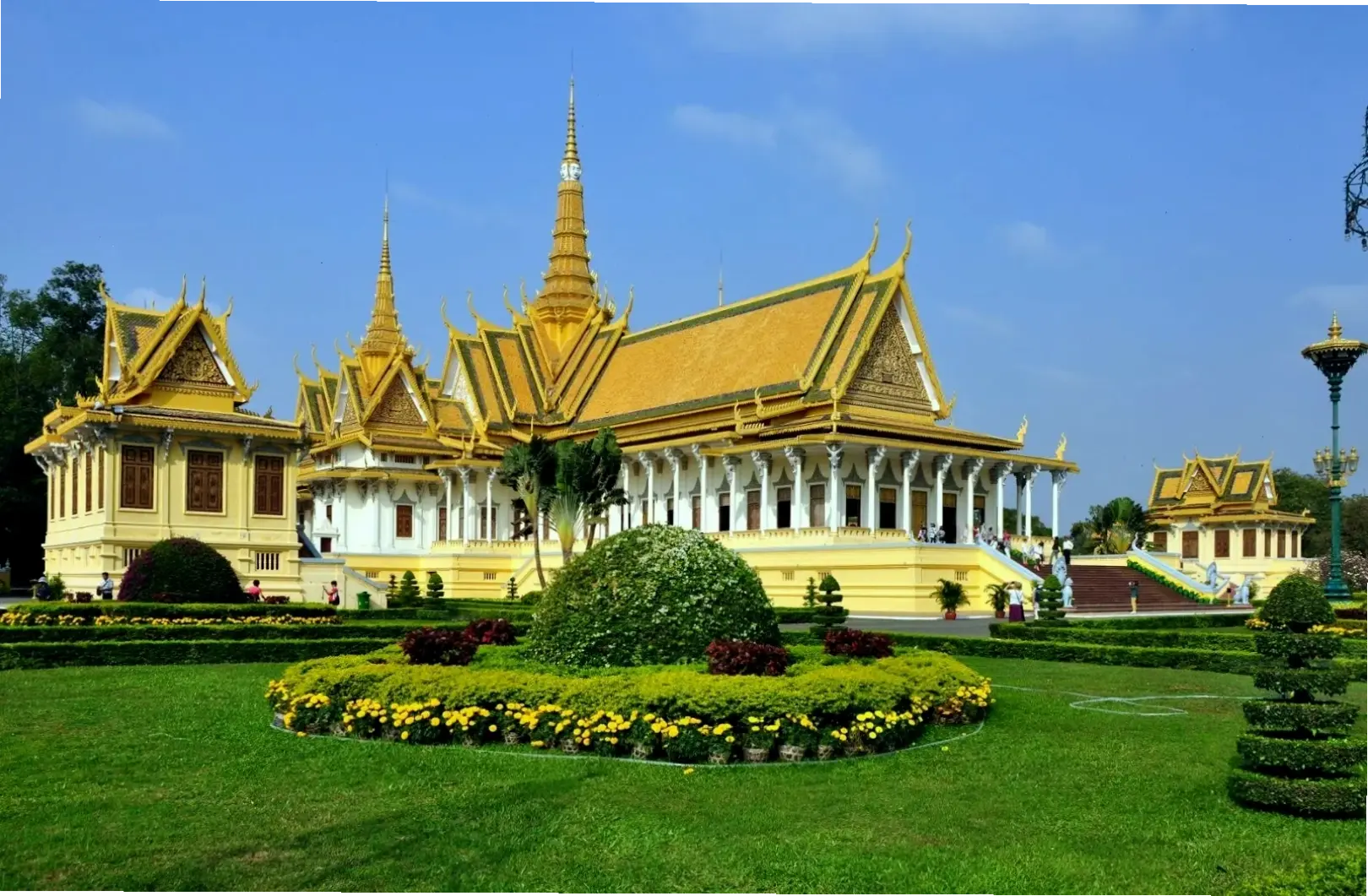 Hành trình đến kỳ quan Angkor Wat, biểu tượng Campuchia với kiến trúc cổ kính và huyền bí đầy cuốn hút.