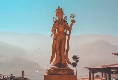 Hình ảnh chùa Phật Bhutan tuyệt đẹp, nơi linh thiêng gặp gỡ vẻ đẹp thiên nhiên.