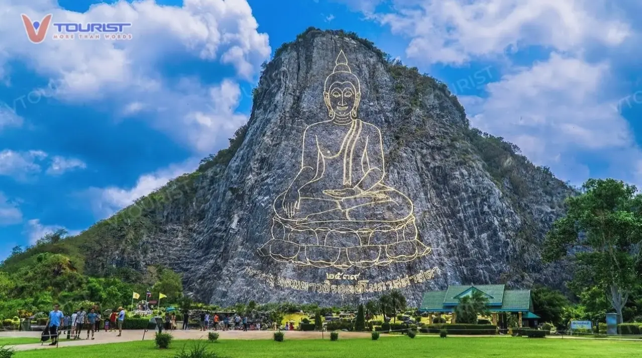 Phật Thích Ca mang đến bình an tuyệt đối, như dòng suối mát nuôi dưỡng tâm hồn bạn.
