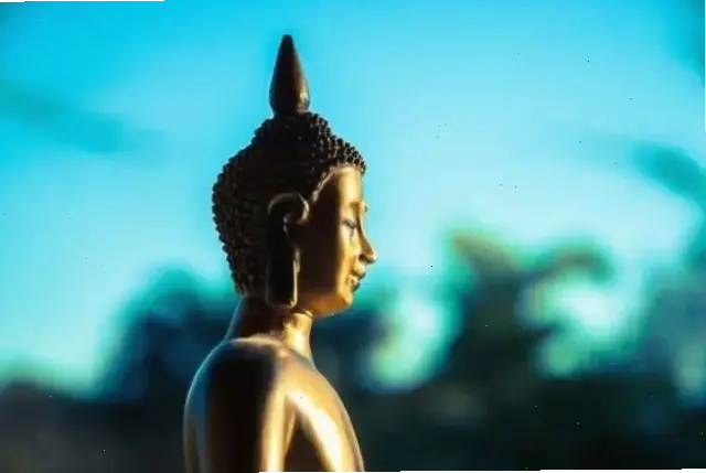 Thiền Phật với ánh sáng huyền diệu, chiếu sáng tâm hồn và xua tan mọi lo lắng.
