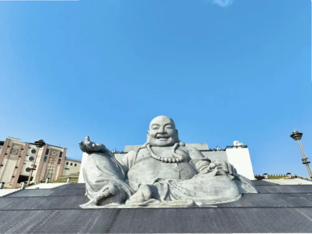 Ảnh Di Lặc tâm linh sâu lắng, kết nối bạn với nguồn năng lượng tích cực và bình an.