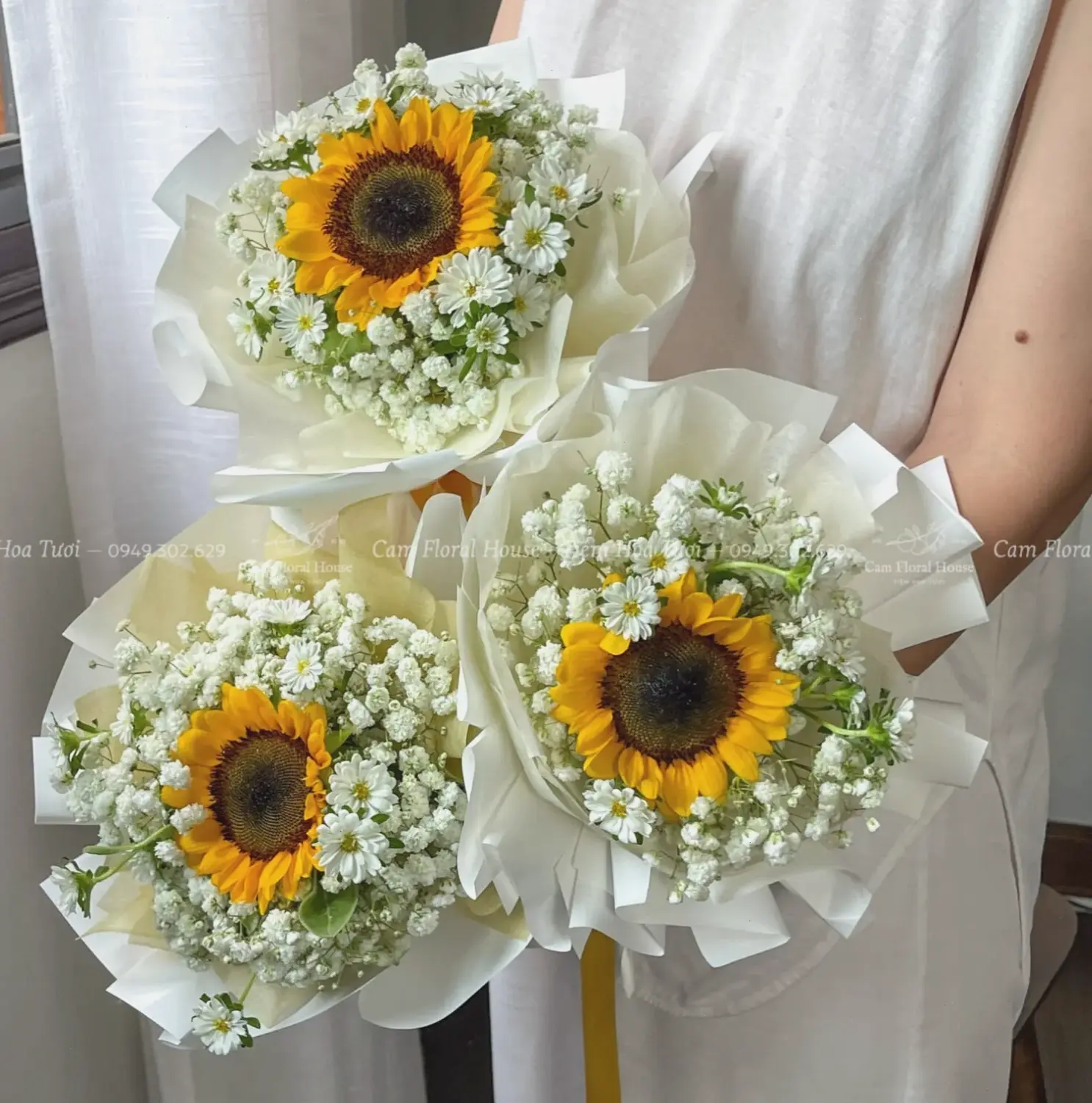 Bó hoa hướng dương rực rỡ, món quà hoàn hảo để gửi lời chúc mừng thành công và hạnh phúc.