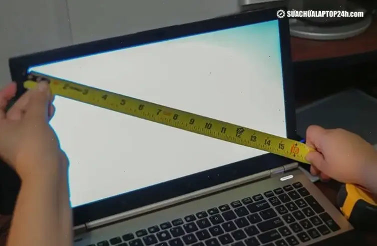 Các bước đo inch laptop