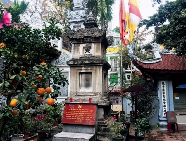 Chùa Hòe Nhai qua phong cách tối giản, nhấn mạnh sự tinh tế và đơn giản đầy ấn tượng.