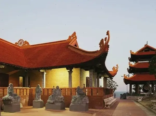 Chùa Phật Phú Quốc, thánh địa thiêng liêng với kiến trúc ấn tượng.