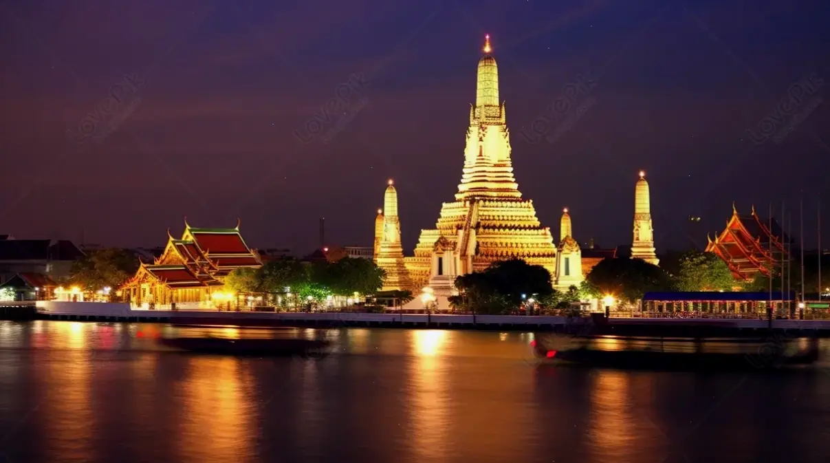 Chùa Wat Arun rực sáng dưới ánh đèn, biểu tượng huyền bí của Bangkok, mang đến sự thanh bình và vẻ đẹp cổ kính cho mọi không gian.