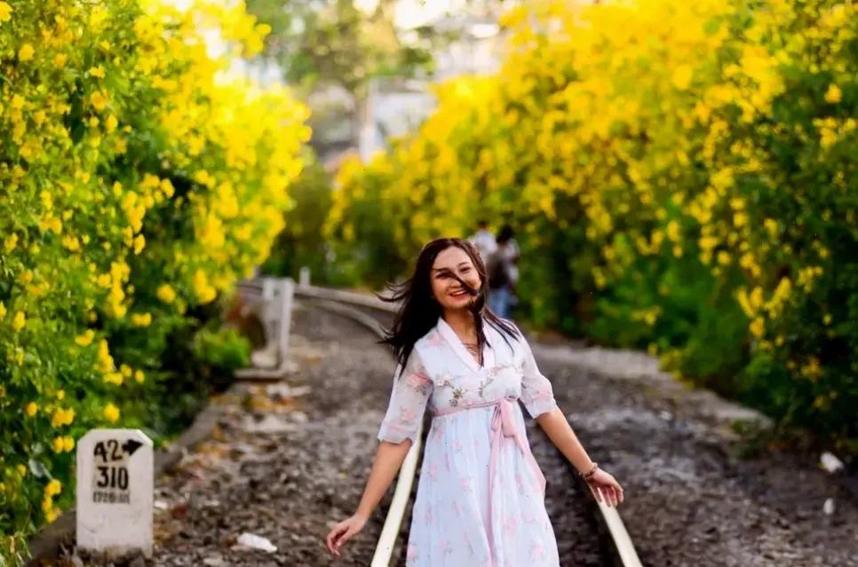 Chụp macro hoa huỳnh liên để khám phá chi tiết tinh tế, vẻ đẹp ẩn giấu của thiên nhiên.