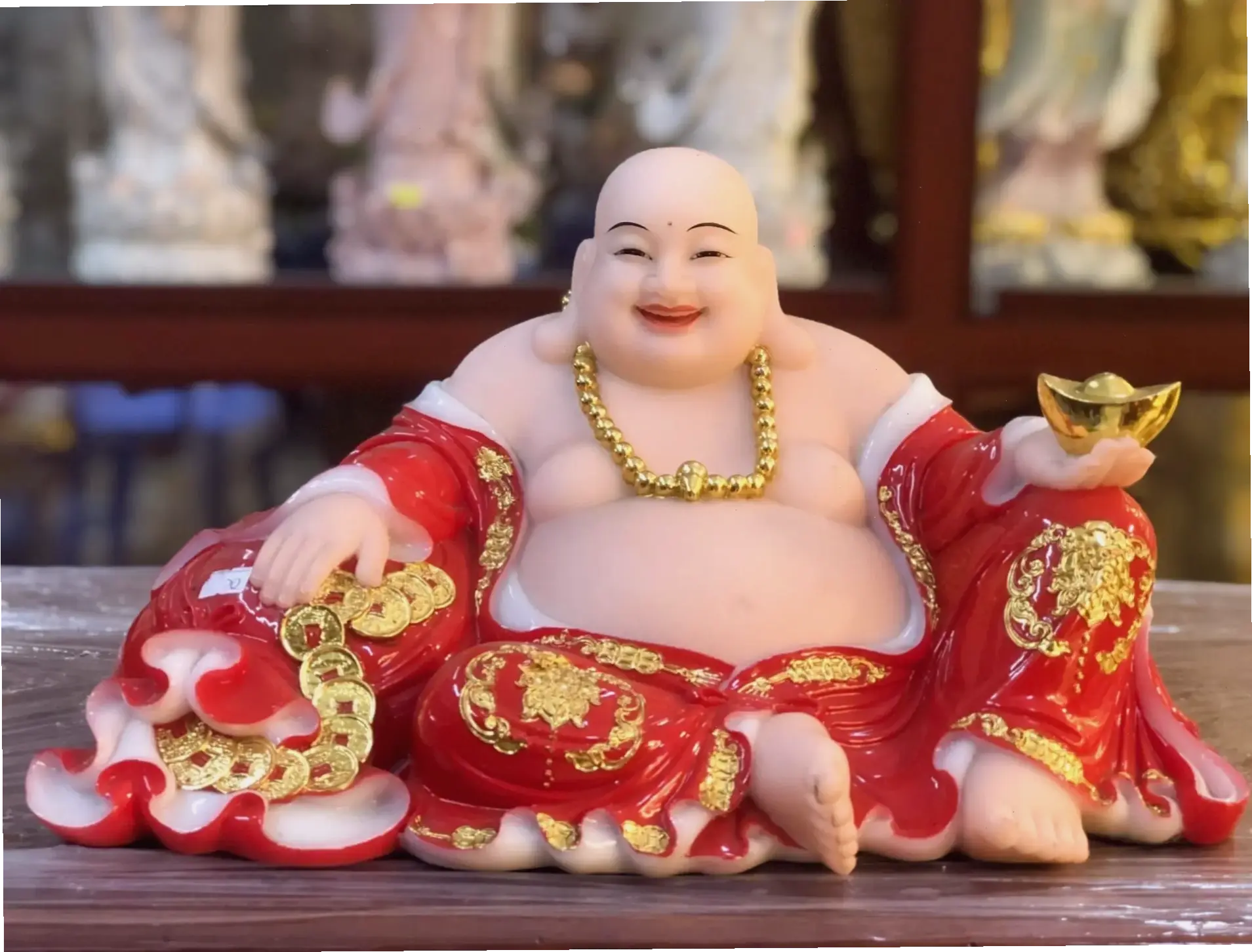 Di Lặc phong thủy ánh sáng tăng cường năng lượng tích cực, mang may mắn và bình an đến gia đình.