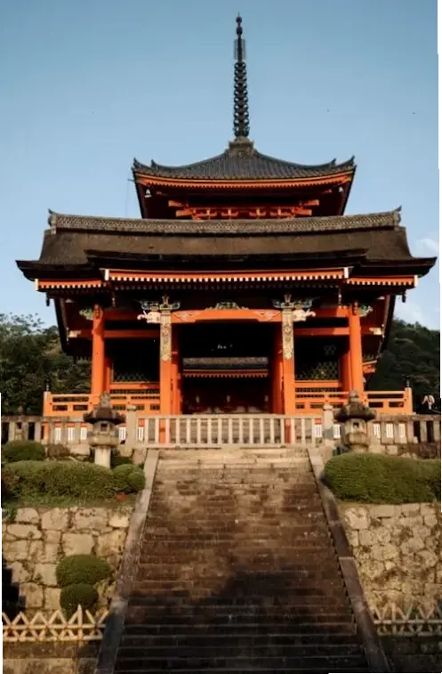 Hành trình tâm linh qua Phật Nhật, nuôi dưỡng nội tâm và hướng tới sự giác ngộ chân thực.