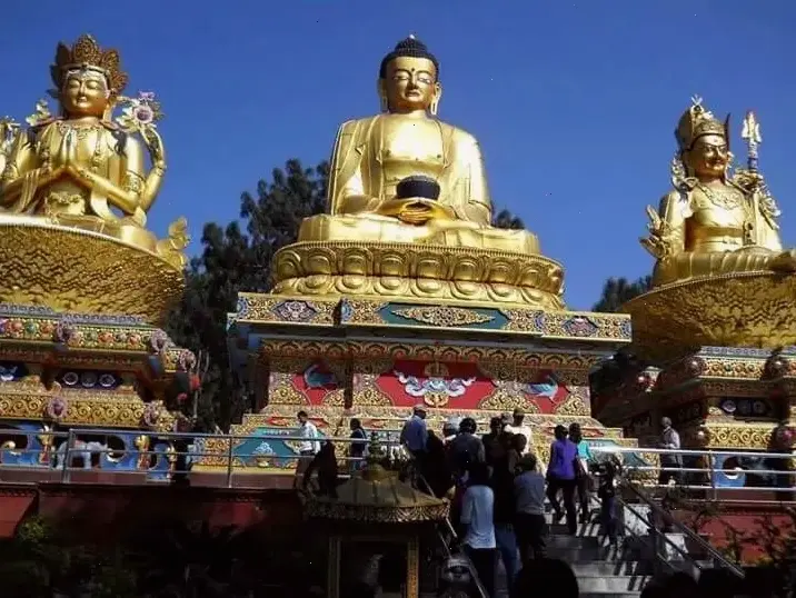 Hành trình tâm linh với Phật Kathmandu, khám phá nội tâm và tìm kiếm sự giác ngộ.
