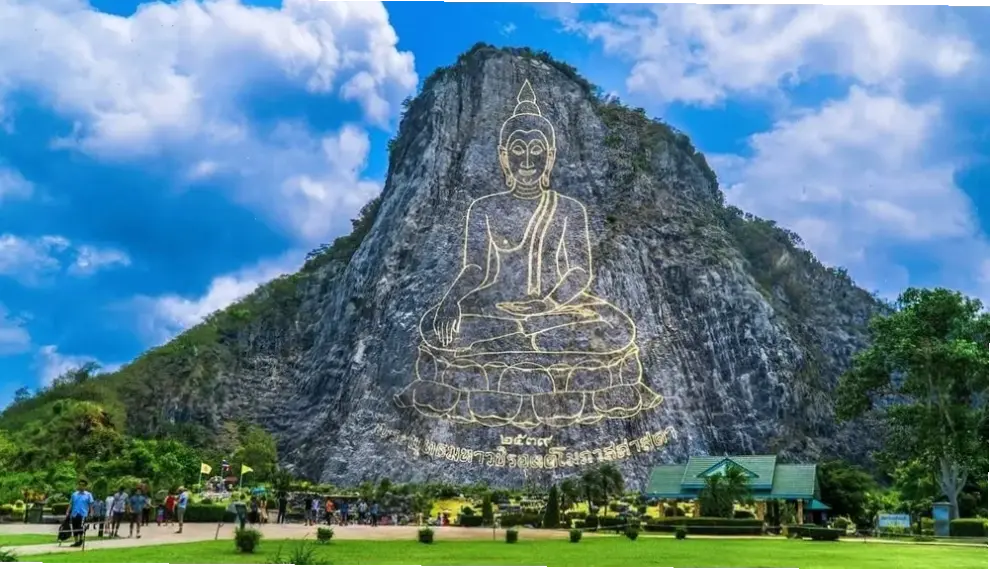 Hành trình tâm linh với Phật Thích Ca, khám phá sự giác ngộ và bình an sâu sắc bên trong.