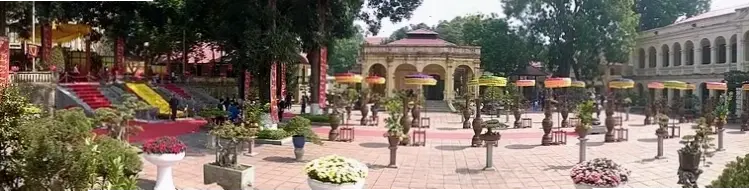 Hình ảnh chùa cổ kính tại Hà Nội, nơi lưu giữ lịch sử và văn hóa truyền thống Việt Nam.