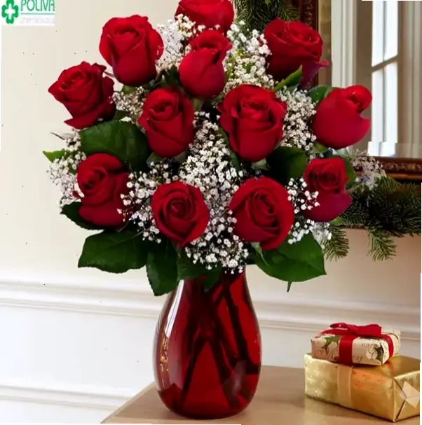 Hoa hồng cắm bình xinh xắn, tạo nên không gian lãng mạn và ấm áp cho dịp Valentine ý nghĩa.