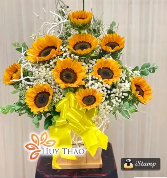 Hoa hướng dương Đà Lạt tươi thắm, mang hương sắc núi rừng đến lời chúc mừng ấm áp và ý nghĩa.