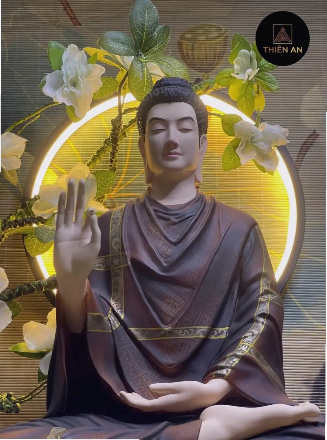 Kết nối thế giới tâm linh qua Tượng Phật thạch anh, mang lại sự bình yên và giác ngộ sâu sắc.