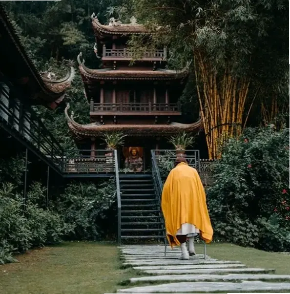 Khám phá chiều sâu tâm linh tại chùa Lào, nơi bạn có thể tìm thấy sự an yên và kết nối với bản thân sâu sắc.