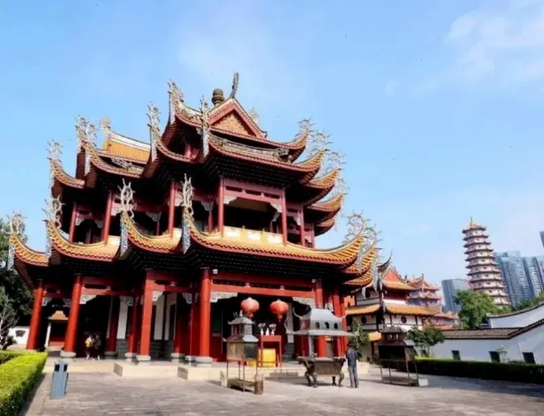 Khám phá chiều sâu tâm linh tại chùa Phật, nơi năng lượng tích cực lan tỏa mạnh mẽ.