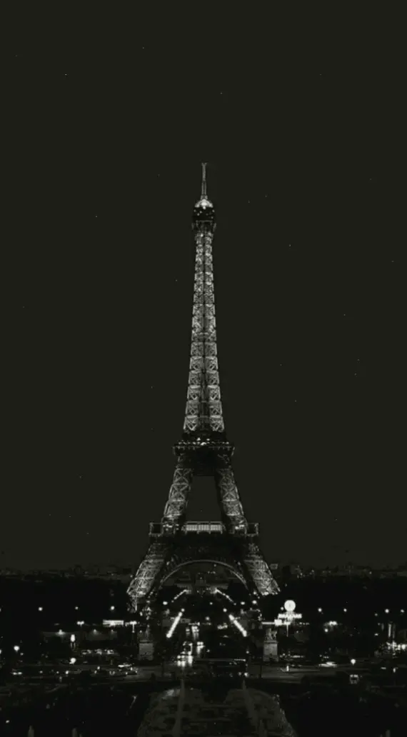 Khám phá hình nền điện thoại đen ngầu, mang phong cách mạnh mẽ và tối giản cho màn hình của bạn!