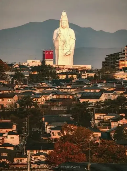 Khám phá vẻ đẹp huyền bí của Phật giáo Nhật Bản qua hình ảnh 4K sắc nét, mang đến sự bình yên và chi tiết tinh tế.