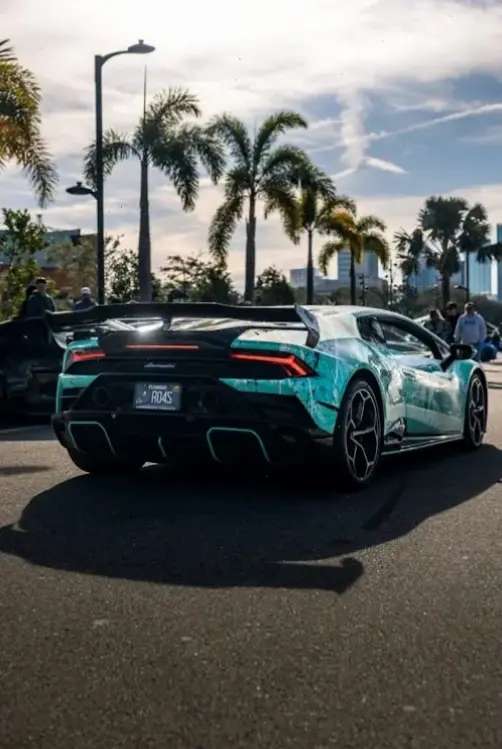 Lamborghini Aventador huyền thoại, biểu tượng của sự sang trọng và hiệu suất đỉnh cao, khiến bạn mê mẩn.