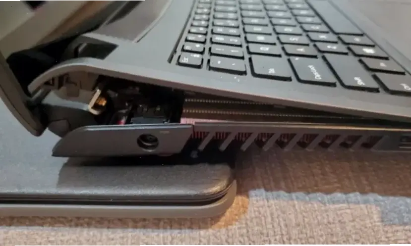 Lý do cần làm mới vỏ laptop