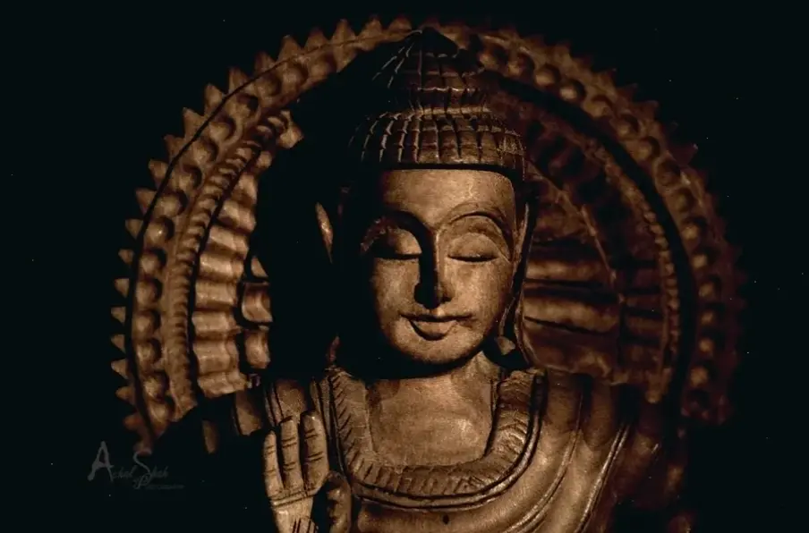 Phật Mông Cổ phong cách tối giản, đơn sơ mà sâu lắng, giúp bạn tìm thấy bình an và sự cân bằng cuộc sống.