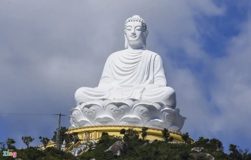 Phật Thích Ca qua lăng kính nghệ thuật, hòa quyện truyền thống và sáng tạo để truyền cảm hứng.