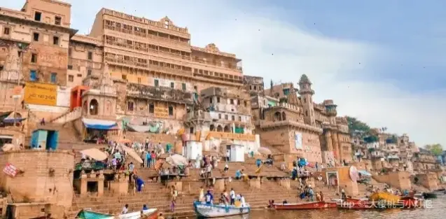 Phật Varanasi tâm linh khám phá chiều sâu nội tại, giúp bạn tìm thấy sự giác ngộ và bình yên.