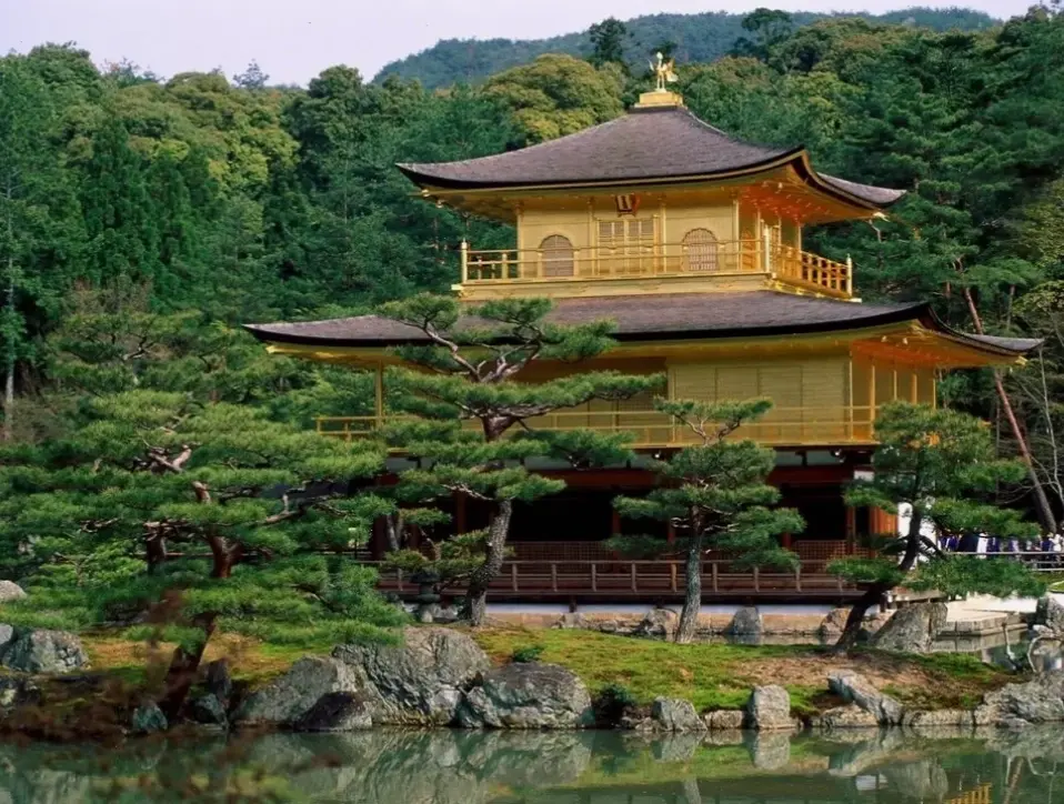 Phong cách tối giản của Phật Nhật mang lại sự yên bình, giúp tập trung và thư giãn hàng ngày.