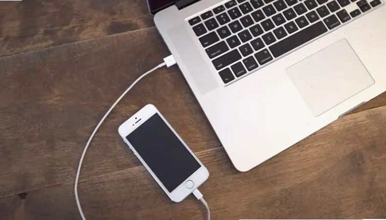 Phương pháp 1: Sử dụng cáp USB