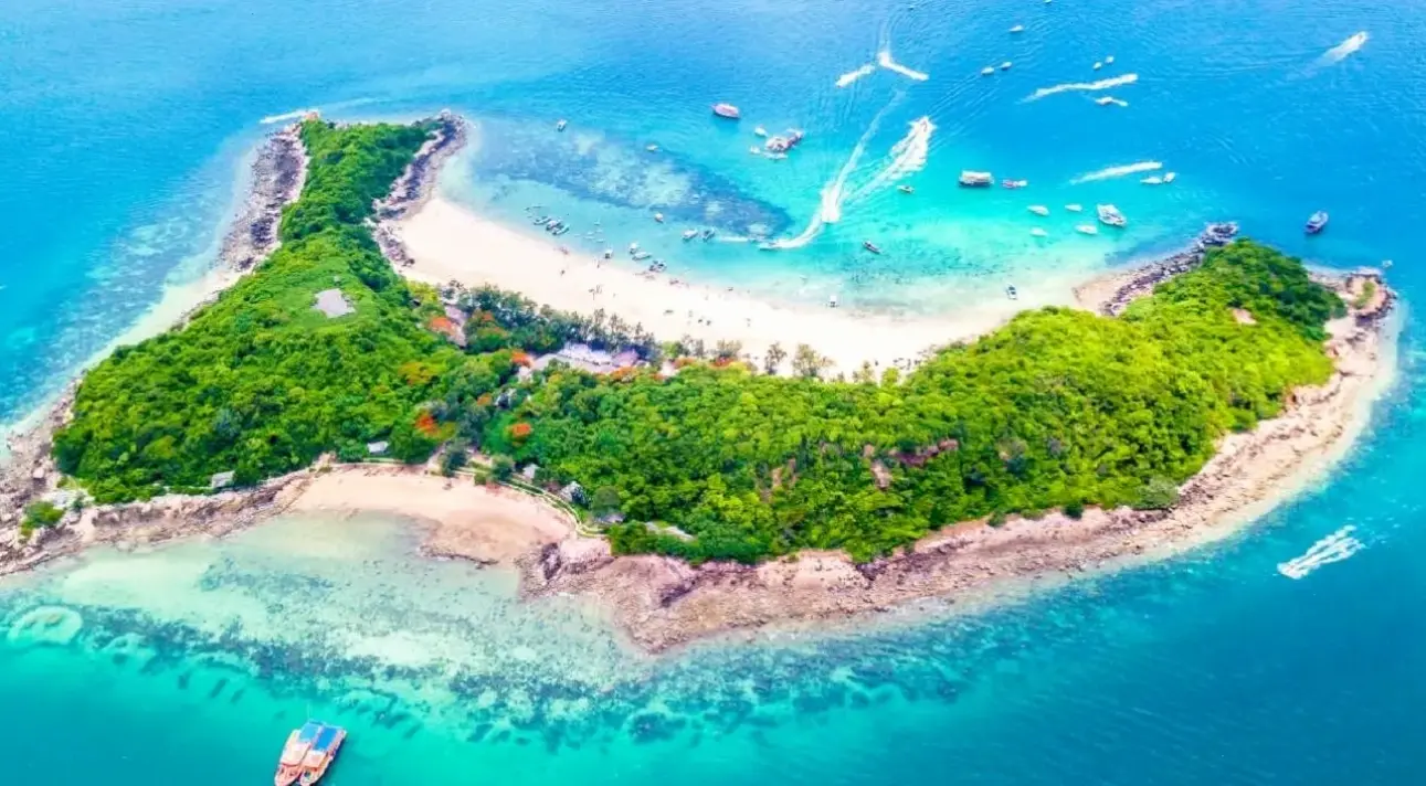 Quan Âm cứu khổ trên đảo, nguồn sức mạnh tâm linh giúp vượt qua mọi khó khăn, tìm thấy bình yên.