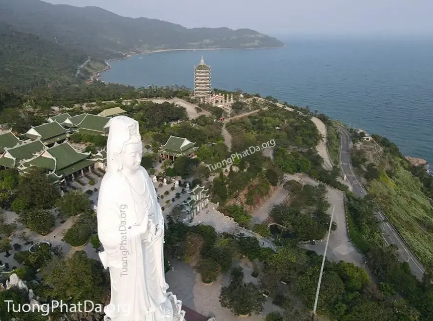 Quan Âm thiền chùa yên bình, hỗ trợ thực hành thiền, giúp nuôi dưỡng sức khỏe tinh thần và sự tĩnh lặng.