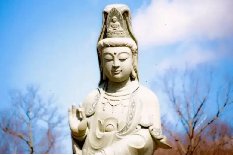 Quan Âm tối giản tinh tế, giúp cân bằng nội tâm, tìm thấy sự yên bình và từ bi giản dị.