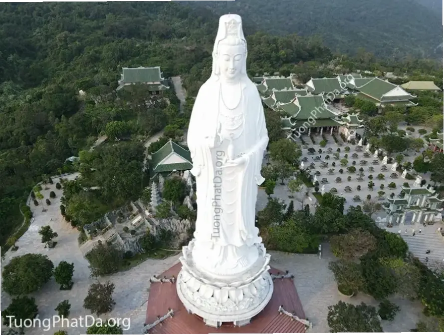 Tác phẩm Quan Âm nghệ thuật độc đáo, kết hợp truyền thống với hiện đại, mang lại cảm hứng sâu sắc.