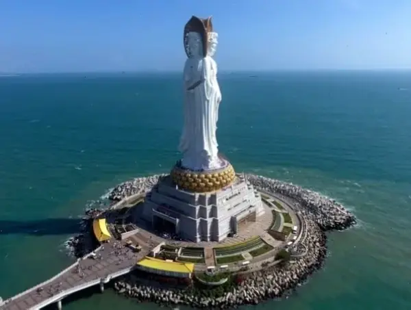 Tác phẩm Quan Âm nghệ thuật tinh tế, kết hợp cổ điển và hiện đại đầy ấn tượng sáng tạo.