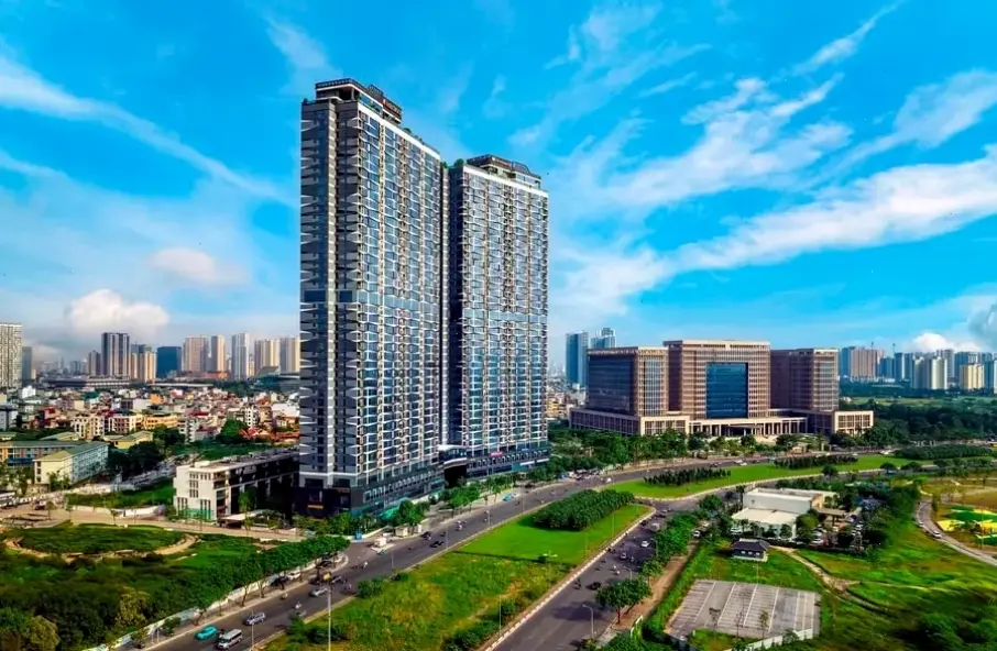 Thành phố Matrix về đêm, nơi ánh sáng neon hòa quyện với bóng tối bất tận.