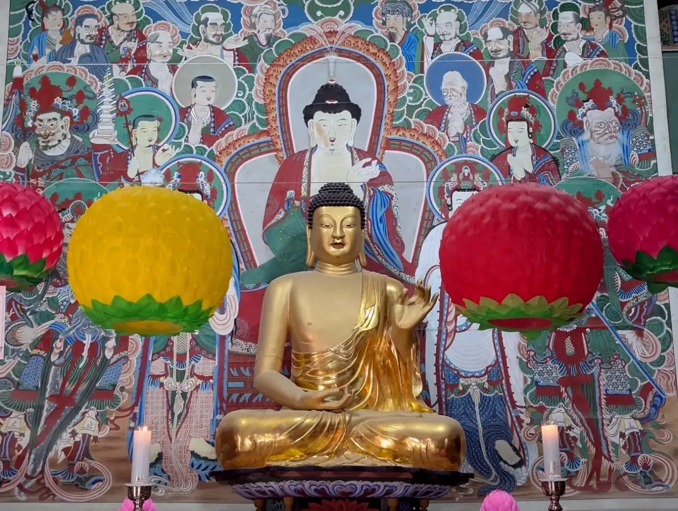 Tranh Phật Hàn Quốc nghệ thuật kết hợp truyền thống và hiện đại, truyền tải thông điệp hòa bình và giác ngộ.