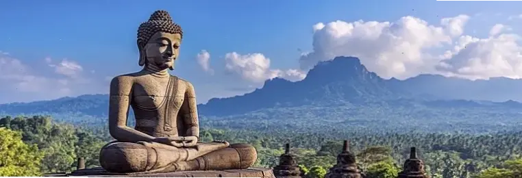 Tượng Phật thạch anh nghệ thuật kết hợp tinh thần Phật giáo với vẻ đẹp thẩm mỹ, tạo nên tác phẩm độc đáo.