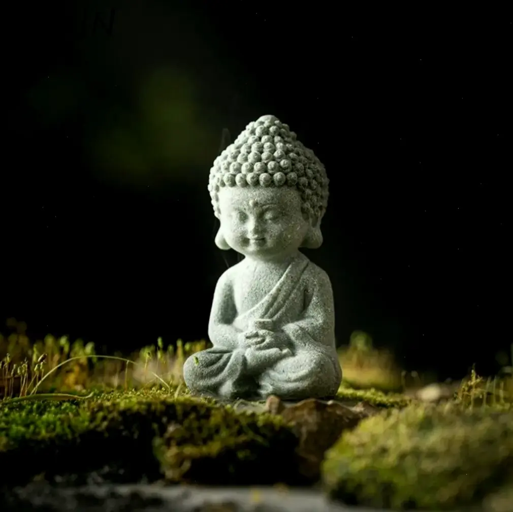 Tượng Phật thạch cao phong thủy, cân bằng năng lượng và mang lại may mắn cho không gian sống.