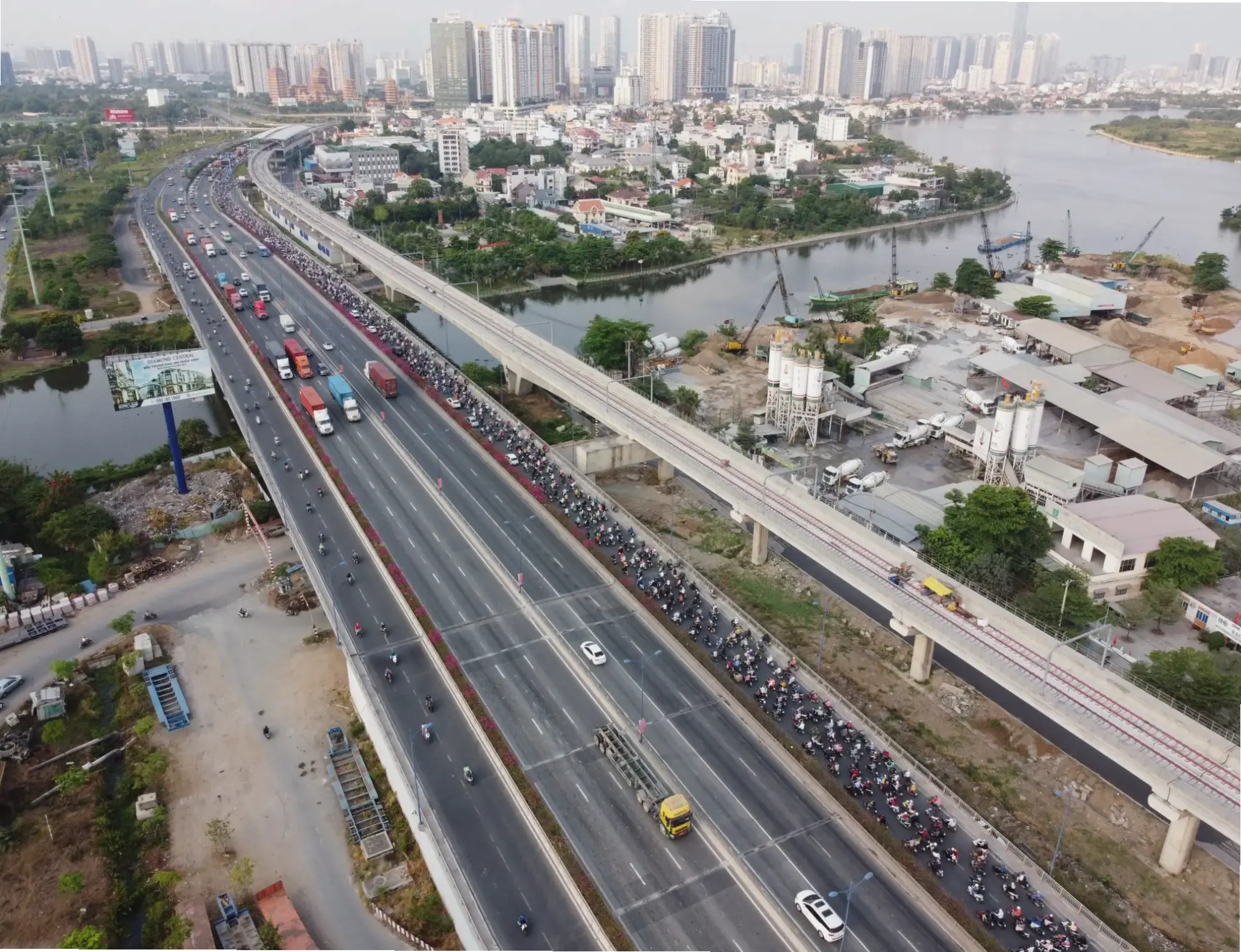 Vành đai băng: Cấu trúc băng giá quanh Sao Thổ, kỳ quan thiên văn hấp dẫn.