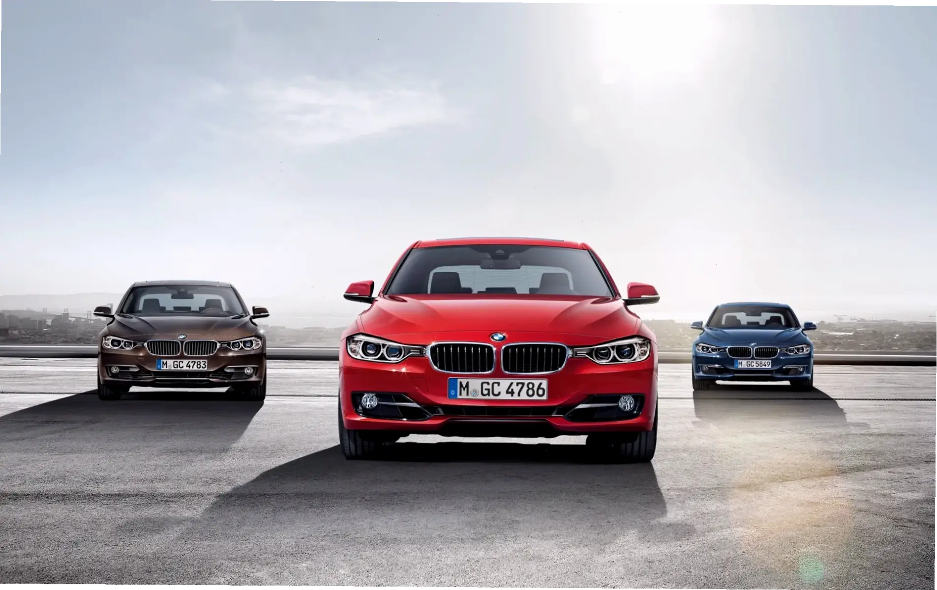 BMW 3 Series Luxury Car: Biểu tượng sang trọng, kết hợp hiệu suất vượt trội và thiết kế đẳng cấp.