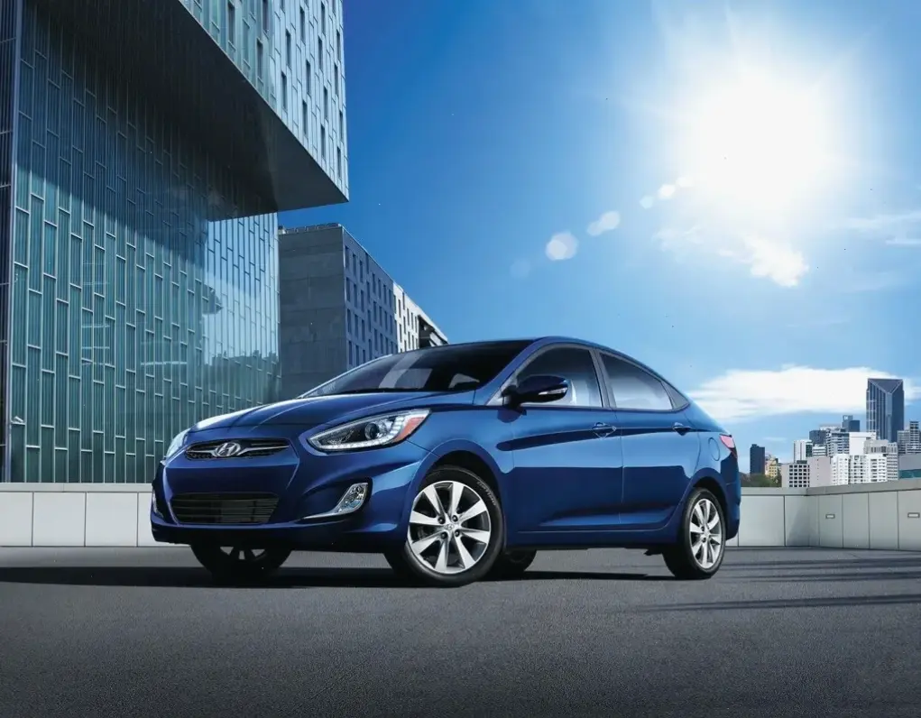 Cảm nhận Hyundai Accent Sport Vehicle với thiết kế thể thao và hiệu suất mạnh mẽ!