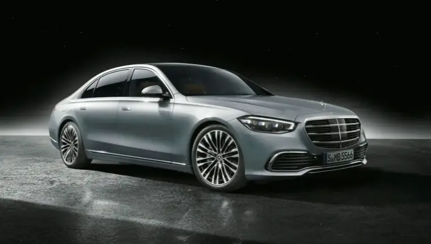 Cảm nhận sự hứng khởi với Mercedes-Benz S-Class Sport Sedan, kết hợp thể thao và tinh tế.