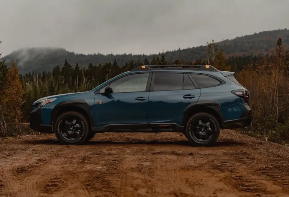 Cảm nhận sự phấn khích với Subaru Outback Sport SUV, thiết kế thể thao và khả năng vận hành linh hoạt.