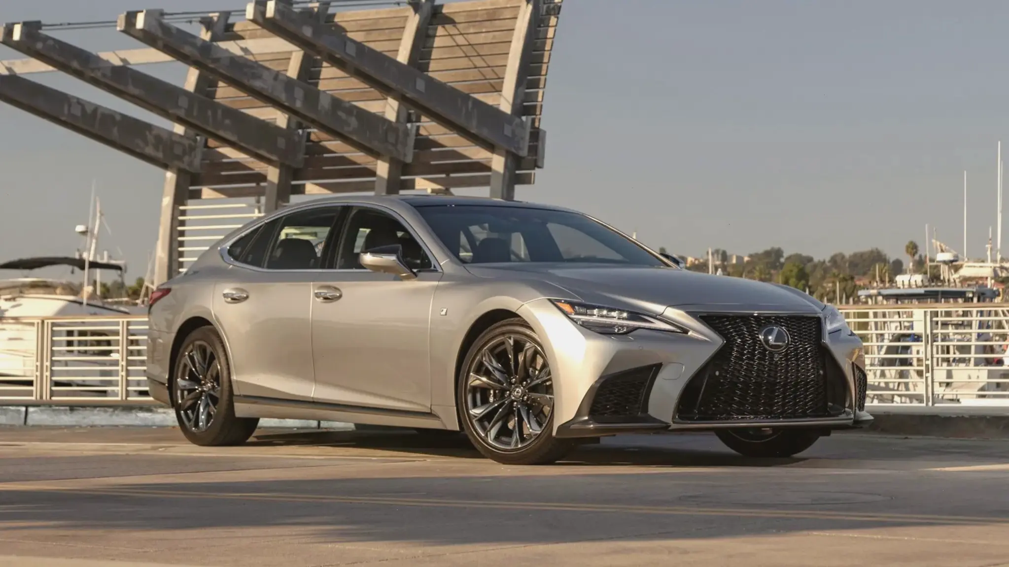 Cập nhật ngay với Lexus LS 2023 Model, mang đến sự thoải mái và công nghệ mới mẻ.