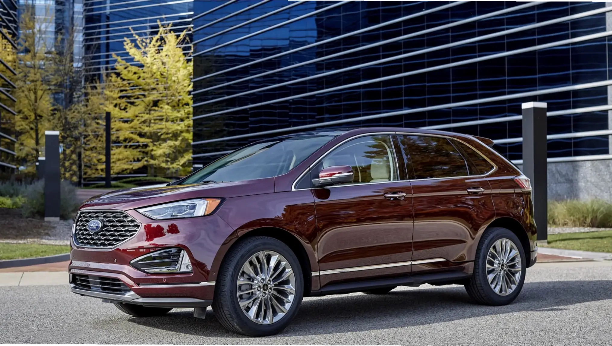 Ford Edge Family SUV lý tưởng cho gia đình, an toàn tuyệt đối và không gian thoải mái cho mọi chuyến đi.