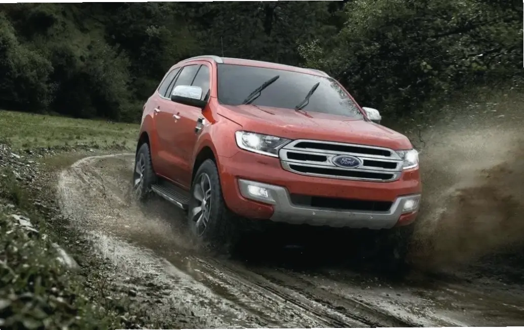 Ford Everest 7 Seater Vehicle rộng rãi cho cả gia đình. Thoải mái và an toàn tuyệt đối!