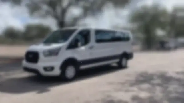 Ford Transit 2023 Model với thiết kế mới, an toàn cao và tiết kiệm nhiên liệu tối ưu.