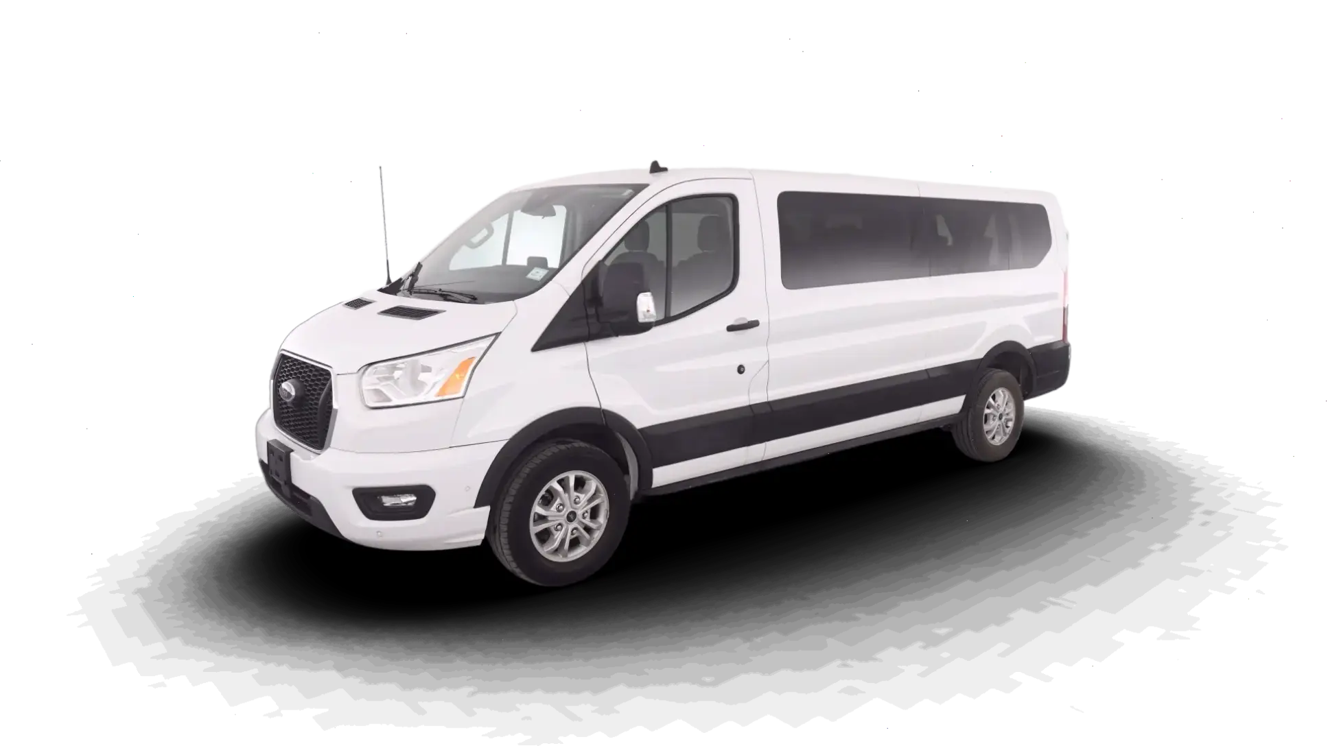 Ford Transit Passenger Vehicle: Không gian rộng rãi, thoải mái cho hành khách và gia đình.
